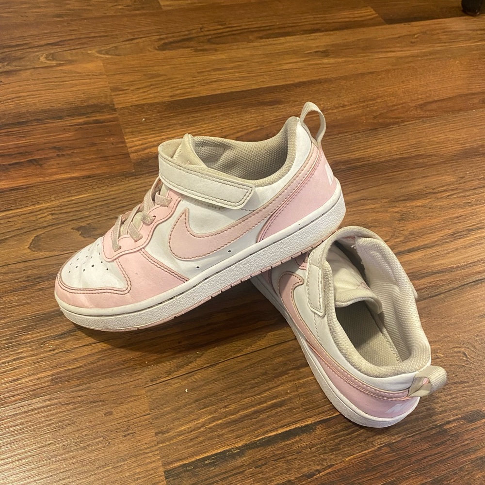 Girls NIKE sneakers